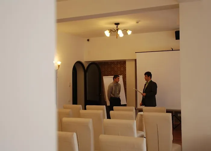 Inn Hanul Domnesc 3*