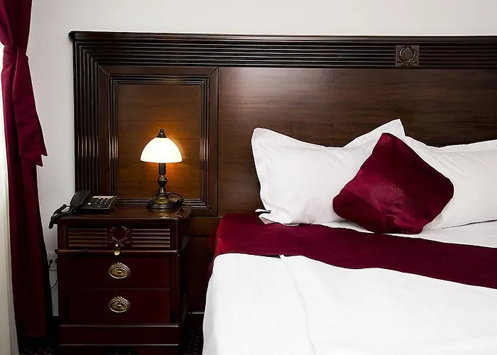 Hanul Domnesc 3* ブラショフ