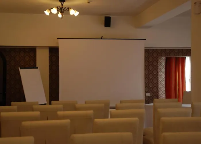 Inn Hanul Domnesc 3*